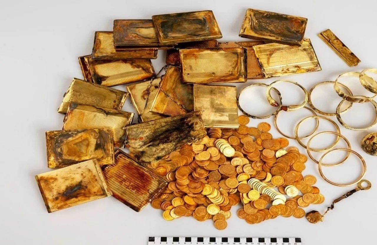 التشيك سائحان يعثران على كنز ثمين