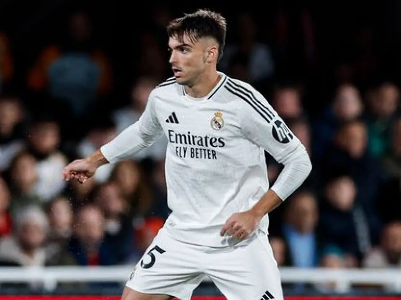 إحالة أسينسيو للمحاكمة بتهمة نشر صور جنسية