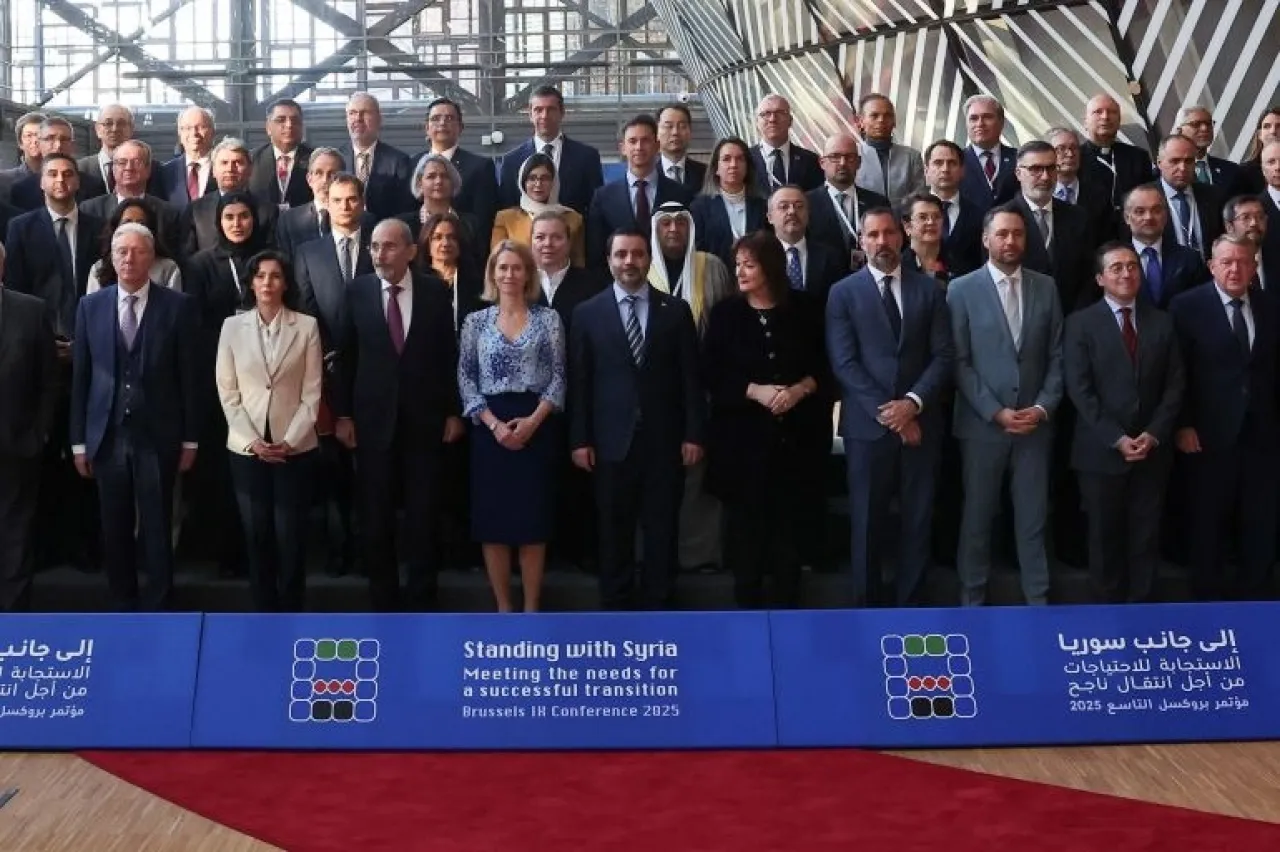 الاتحاد الأوروبي يبحث مواصلة تعليق عقوبات على سوريا