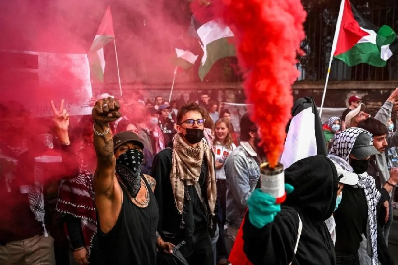 اشتباكات بين الشرطة ومتظاهرين مؤيدين للفلسطينيين خلال يوروفيجن