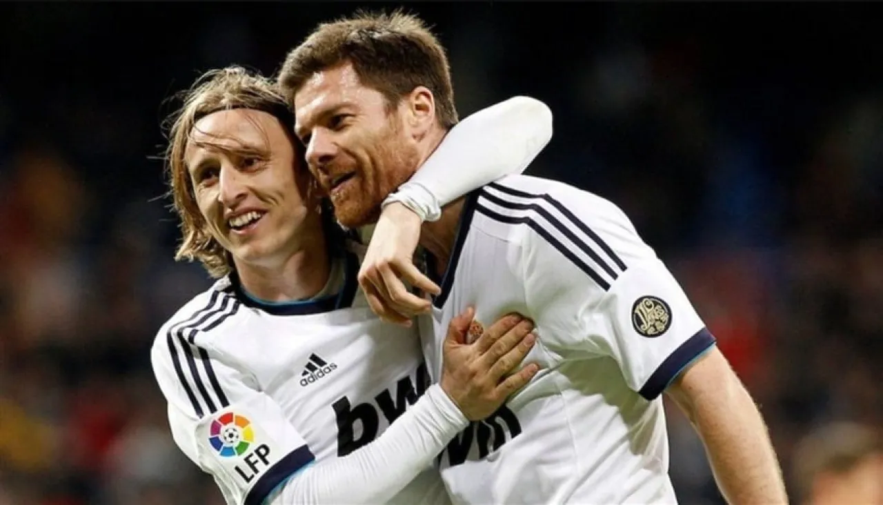 ألونسو يطلب ببقاء مودريتش