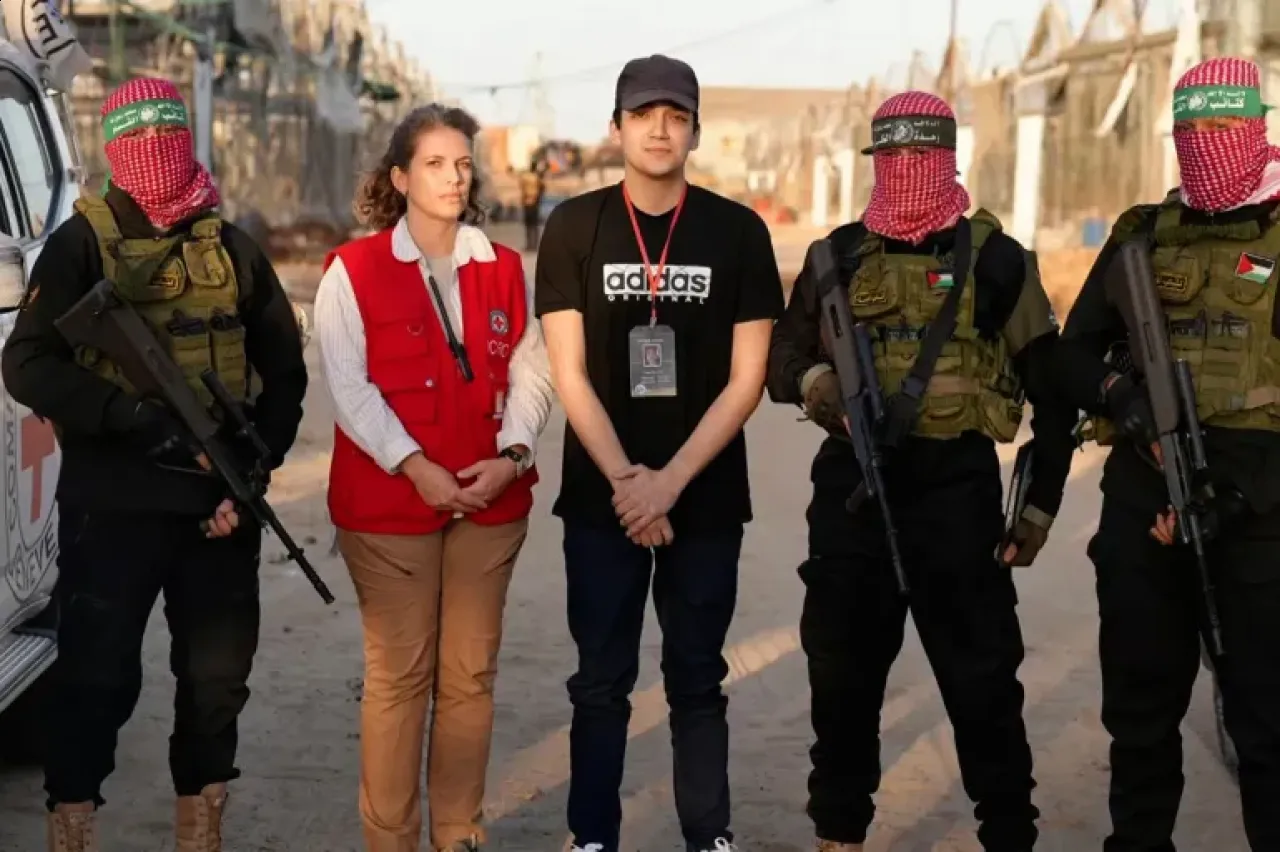 القناة الـ12 إدخال مساعدات لغزة بسبب إطلاق سراح عيدان