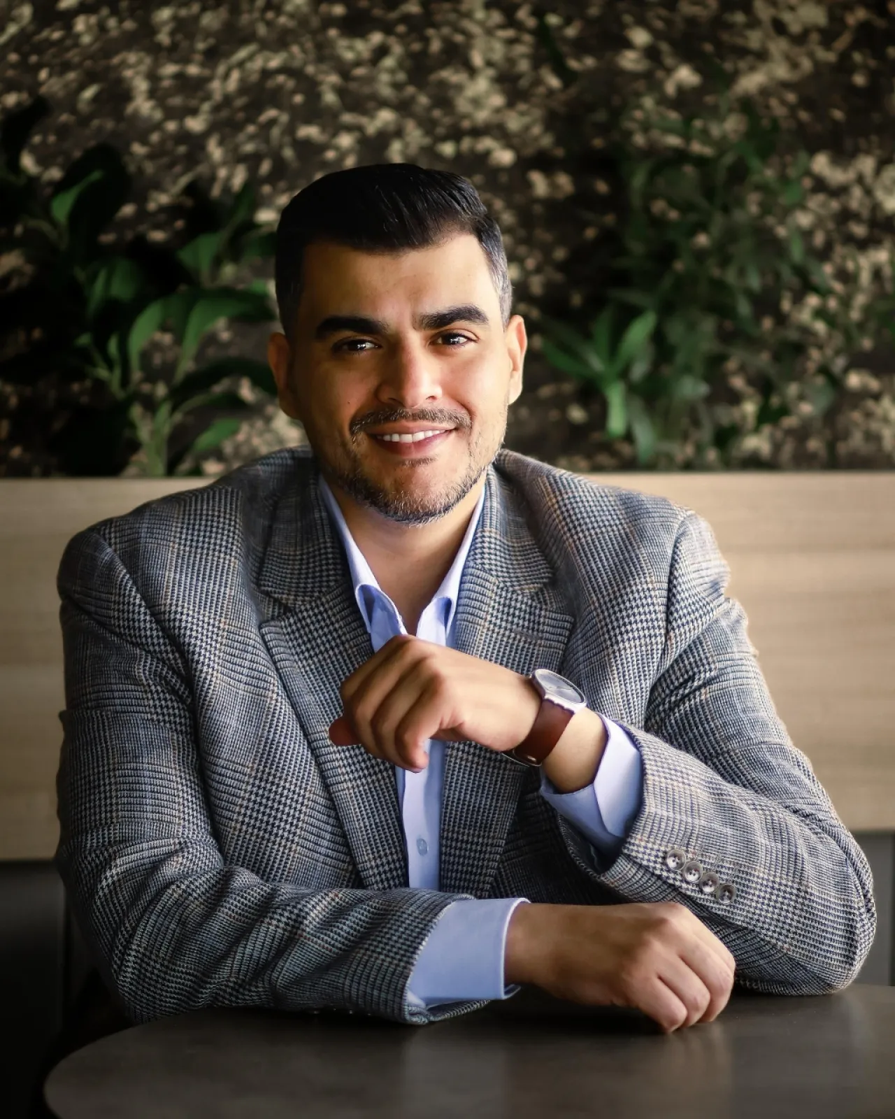 زمن الواجهة كيف تُصنع الرموز في عصر التفاهة