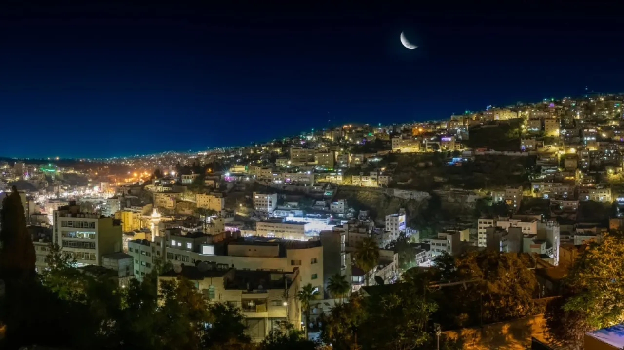 رصد هلال ذي الحجة مساء الثلاثاء في سماء الأردن والمنطقة