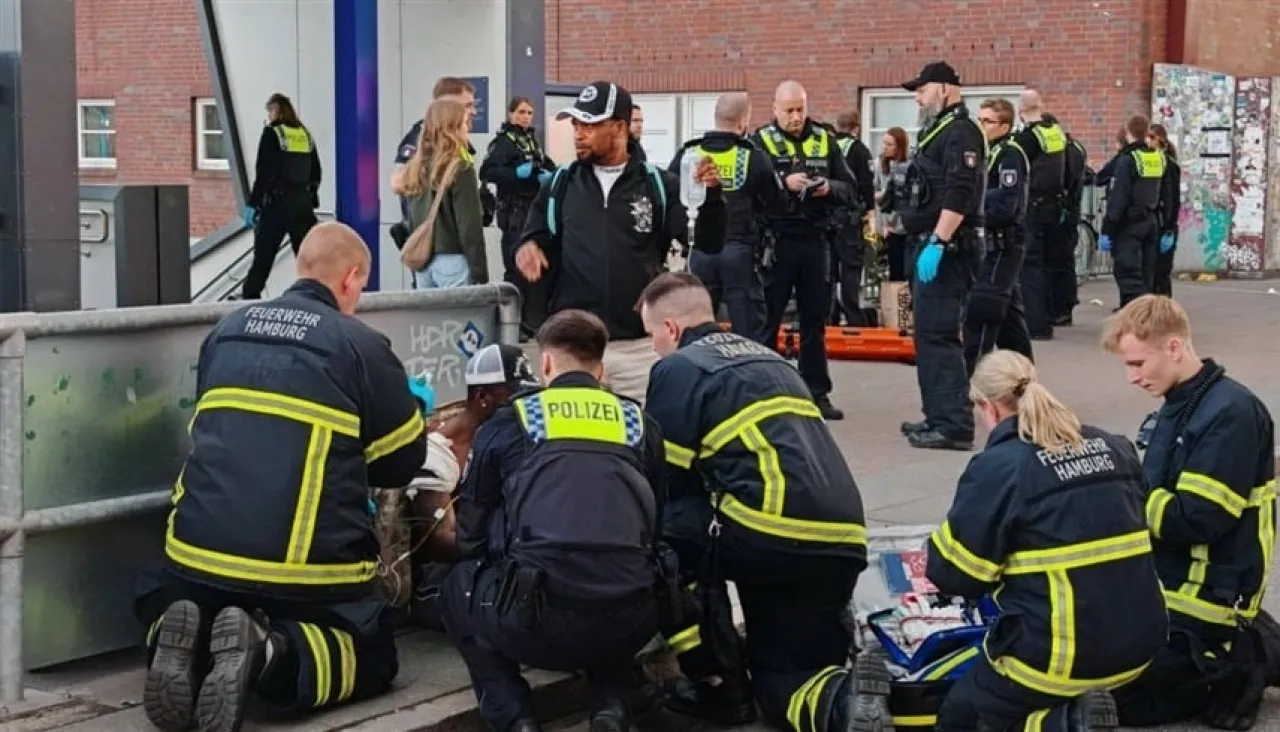 Woman Detained After Stabbing 17 People in Hamburg