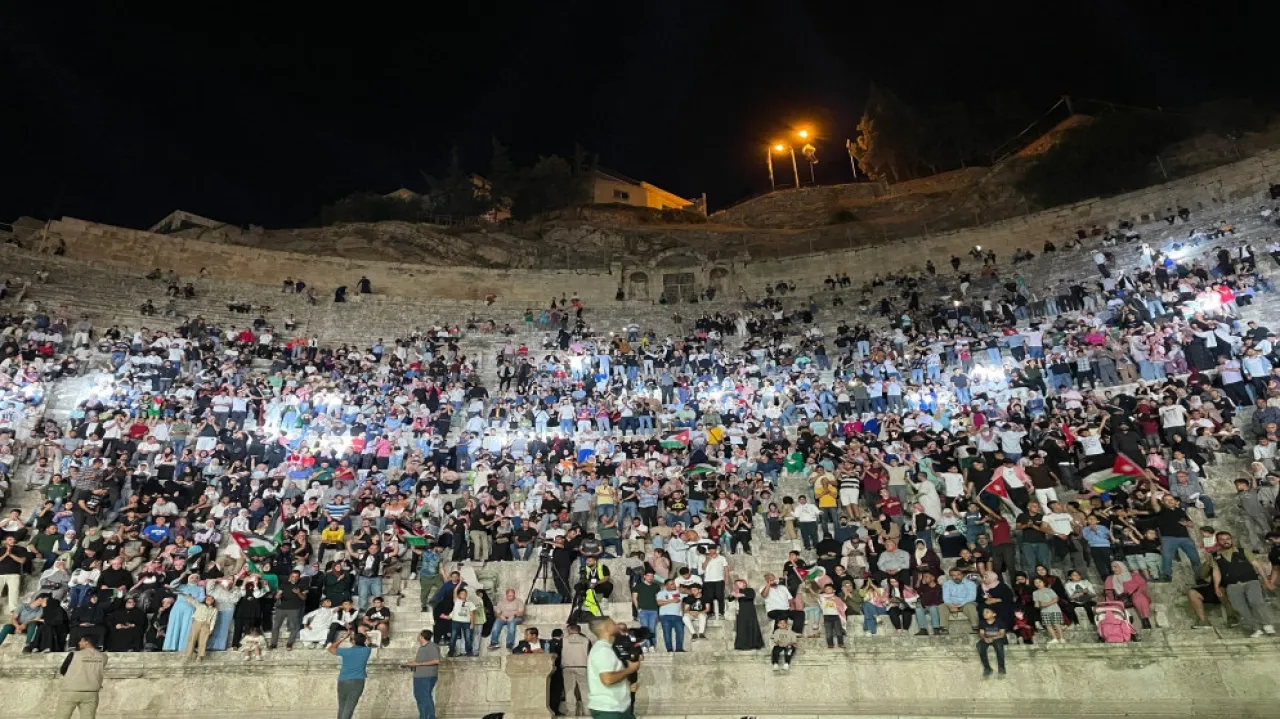 الألعاب النارية تزين سماء الأردن الليلة احتفالا بعيد الاستقلال الـ 79