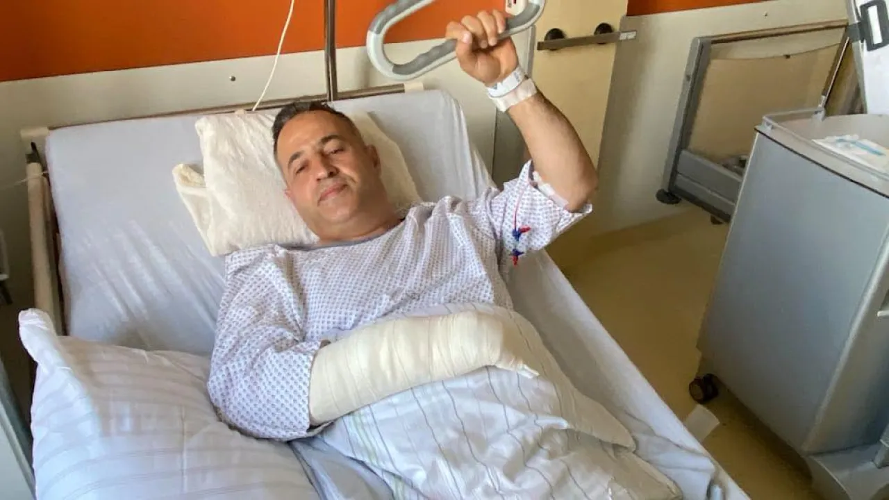 بروفيسور أردني يروي تفاصيل حادثة طعن تعرض لها بمحطة قطار في هامبورغ الالمانية