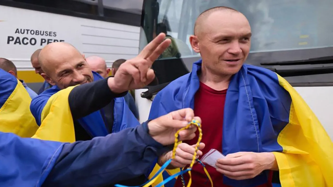 روسيا وأوكرانيا تبادلتا 303 أسرى حرب من كل جانب