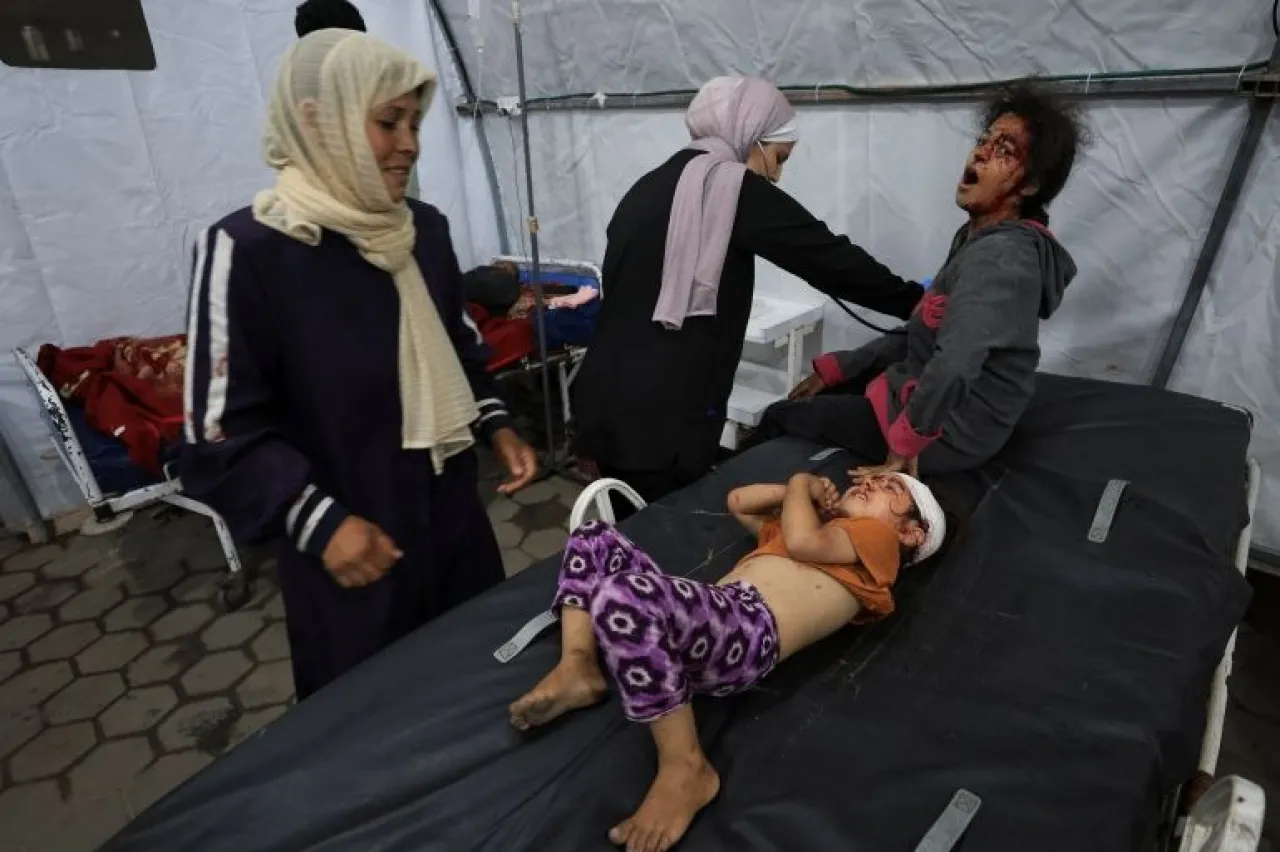 50 شهيدا بقصف إسرائيلي على مدرسة تأووي نازحين ومنزل في غزة