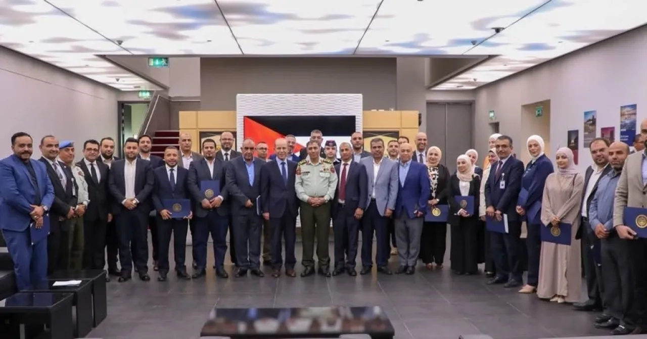 كلية الأعمال في عمان الأهلية تشارك بدورة إدارة الأزمات المتقدمة