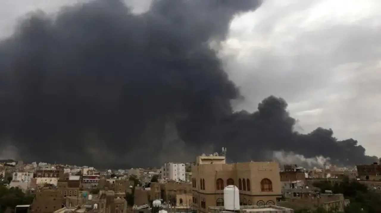 إسرائيل تعلن قصف أهداف للحوثيين في مطار صنعاء وتتوعد بالمزيد