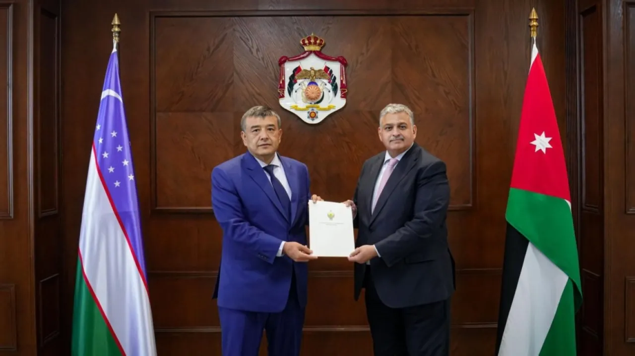 الأمين العام لوزارة الخارجية يتسلم نسخة من أوراق اعتماد سفير أوزبكستان