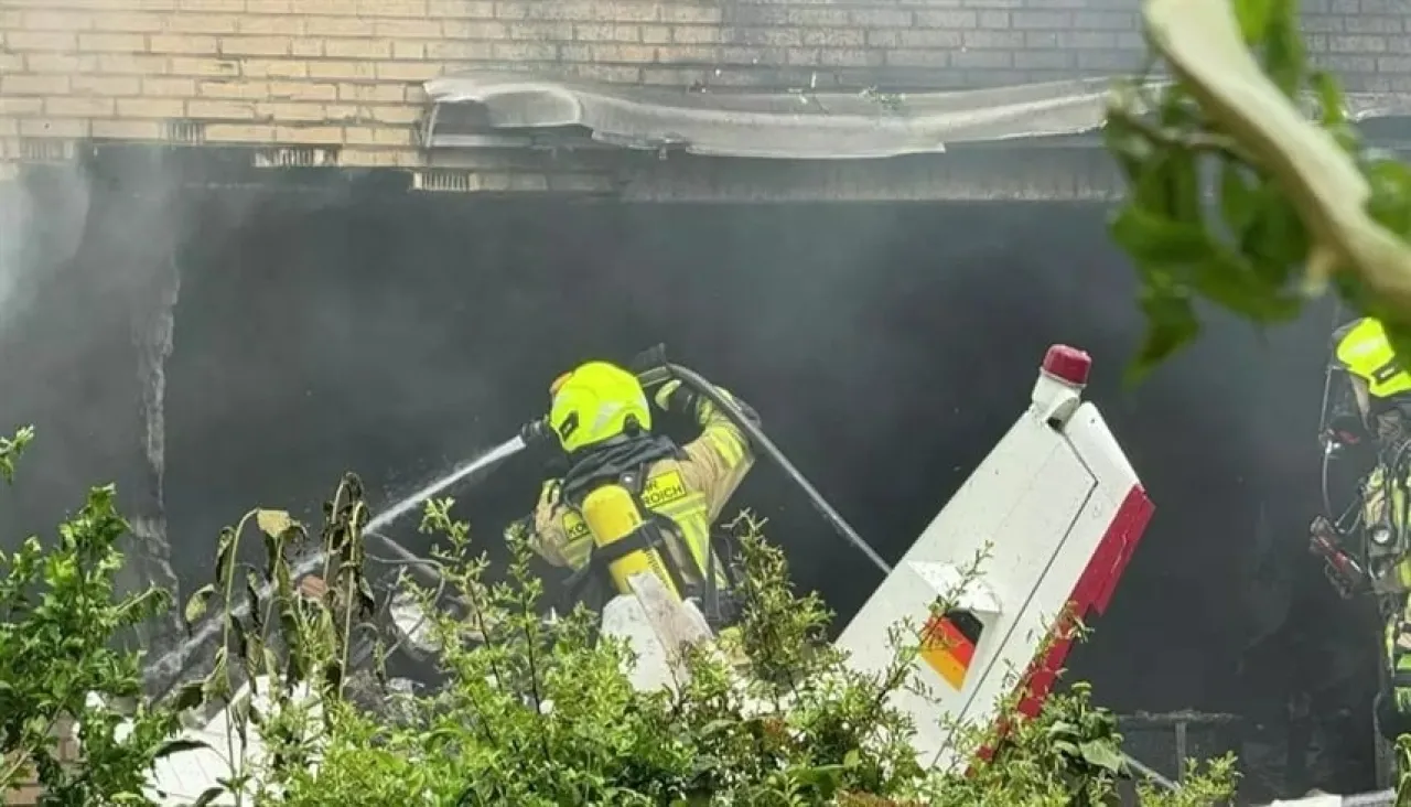 ألمانيا سقوط مروع لطائرة فوق منزل يودي بحياة شخصين