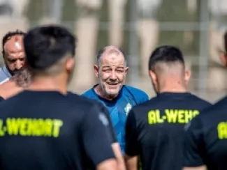 مدرب الوحدات يطالب لاعبيه بالابتعاد عن مواقع