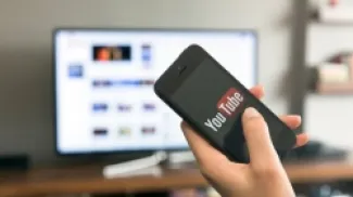 الذكاء الاصطناعي .. يوتيوب يفاجئ المشاهدين بإعلانات بعد اللحظات الأكثر تأثيراً