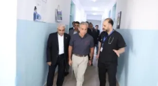 رئيس الوزراء يوجه بتحسين الخدمات الصحية في وادي عربة