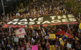 عائلات الأسرى تطالب نتانياهو بـ(نهاية الكابوس)