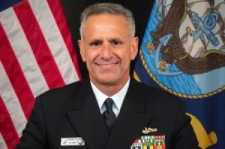 الأميرال روبرت بيركفي شغل في السابق نائب رئيس العمليات البحرية، وهو ثاني أعلى منصب في البحرية الأميركية