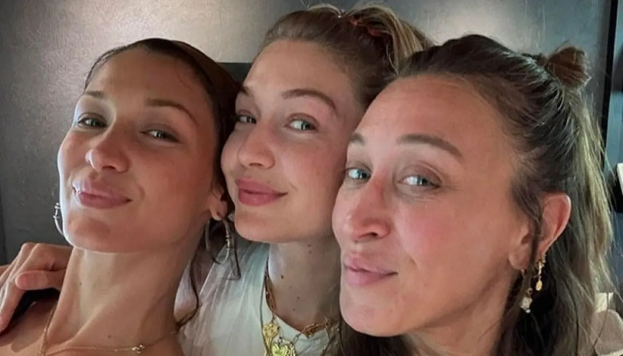 جيجي وبيلا حديد تفاجئان العالم بشقيقة جديدة وتطالبان باحترام الخصوصية