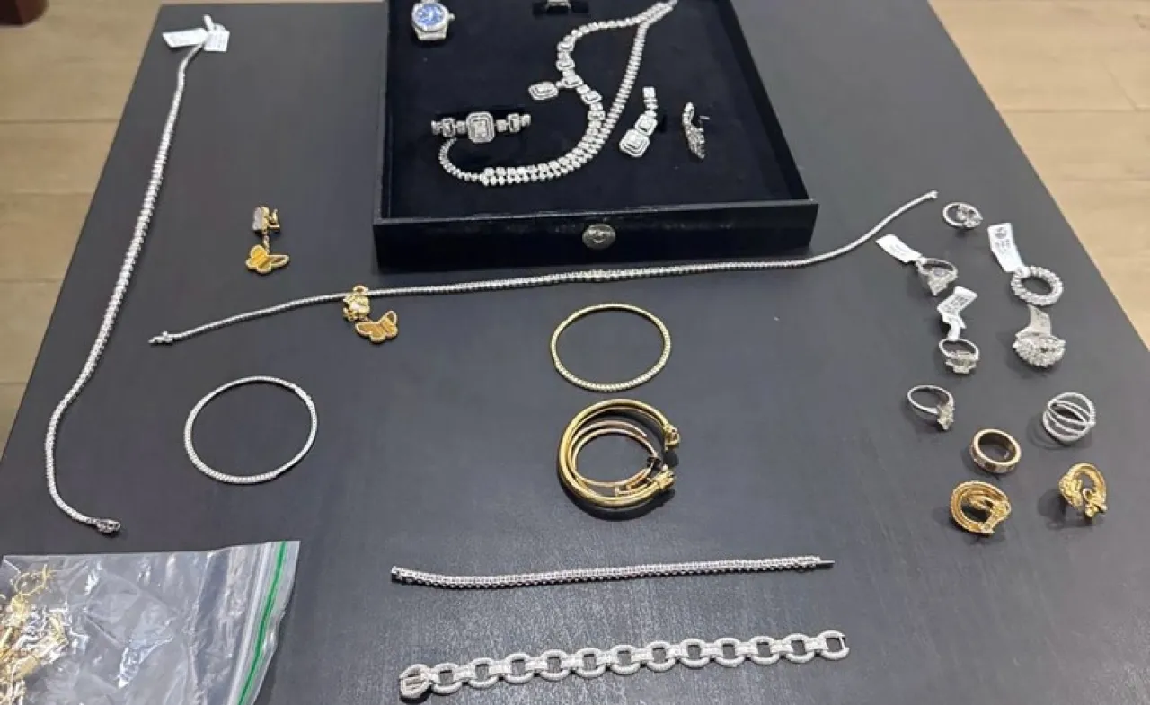 الكويت ضبط سيدتين سرقتا عقود ألماس من ماركات فاخرة بـ 200 ألف دينار