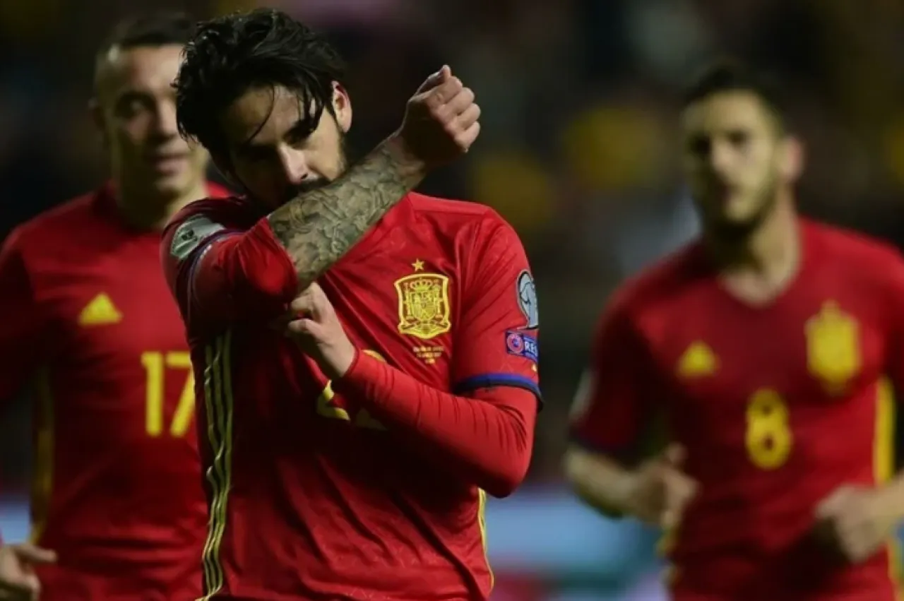 إيسكو يثمن عودته للمنتخب الإسباني ويؤكد طموحه لتحقيق الألقاب