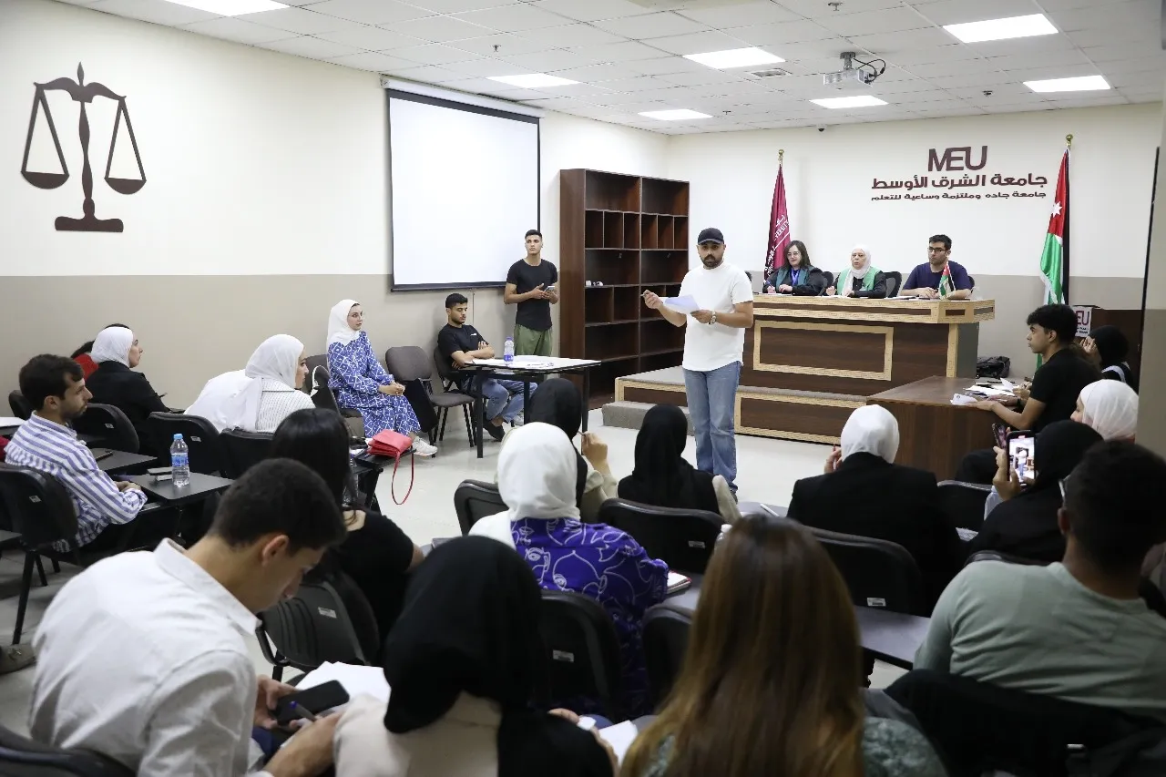 الشرق الأوسط تختتم مسابقة فن المواجهة بمناظرة نهائية شيقة