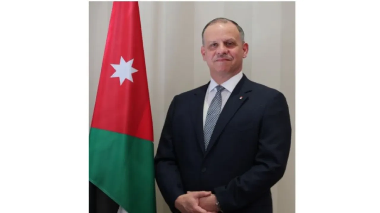 الأمير فيصل بن الحسين يؤدي اليمين الدستورية نائبا للملك