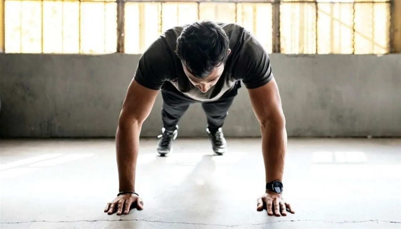 الذكاء الاصطناعي قلة التمارين وكثرتها تسرّعان شيخوخة الدماغ