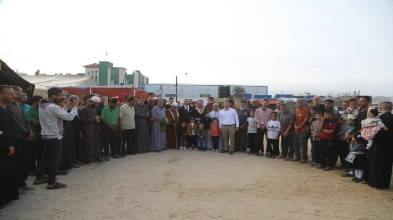 غزيّون يزورون المستشفى الميداني الأردني غزة6 ويقدّرون دعم الأردن