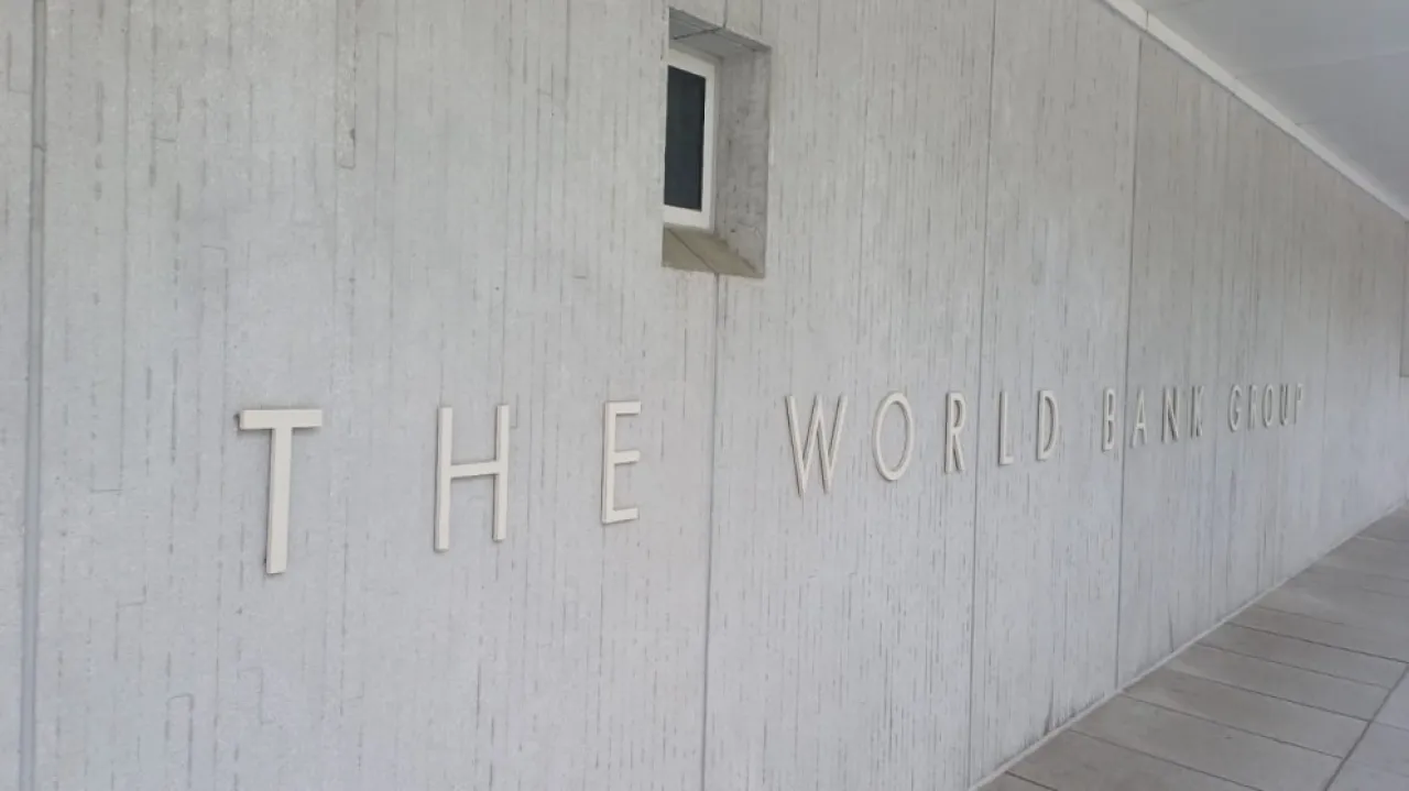 البنك الدولي يخفض توقعاته للنمو العالمي في ظل التوتر التجاري