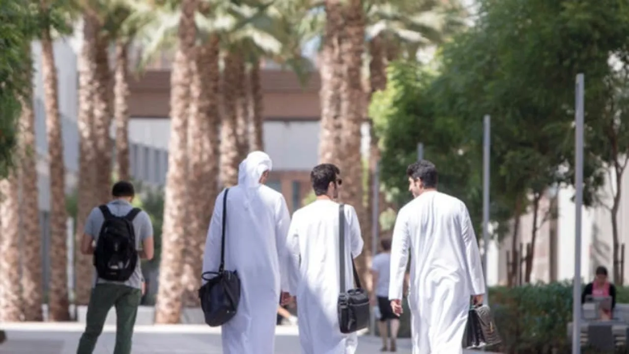 مسؤول تعليمي 46 من الطلاب الإماراتيين بالخارج مستغلون