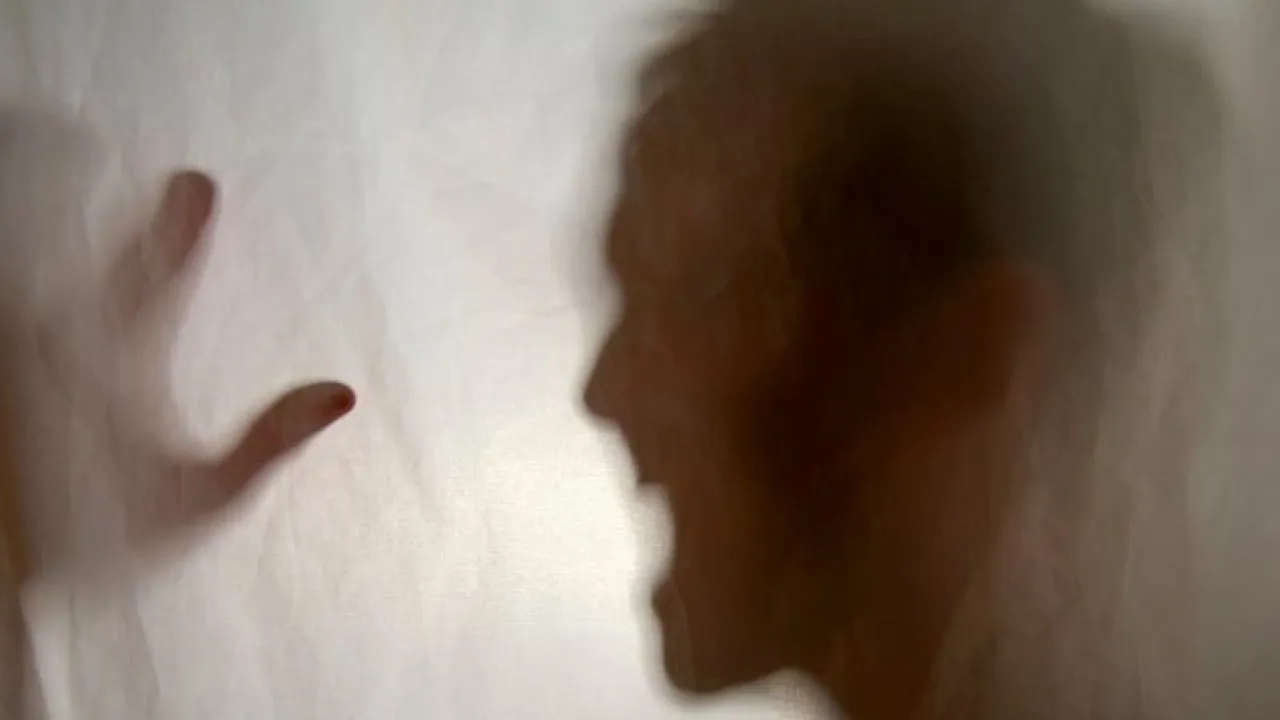 جريمة في المغرب رجل يسكب الزيت الساخن على زوجته ويفر