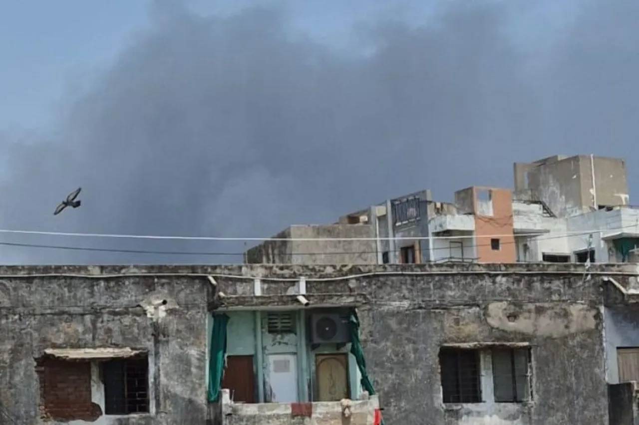 تحطم طائرة ركاب هندية تقل 244 شخصا في أحمد آباد