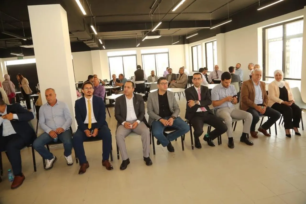 أسرة جامعة الزيتونة الأردنية تتبادل التهاني بمناسبة عيد الأضحى المبارك