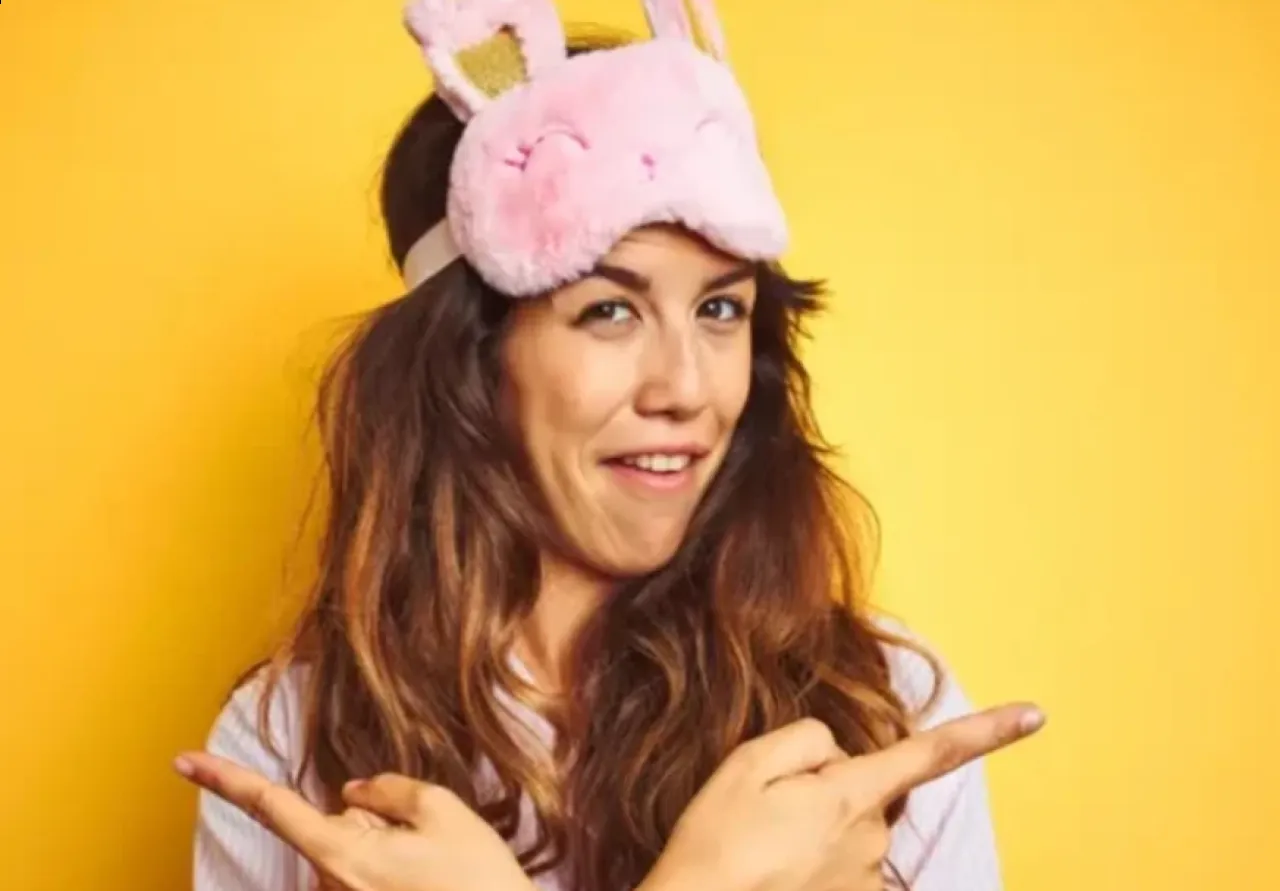 لماذا يُعد النوم على ظهرك الوضع الأكثر ضرراً بالصحة