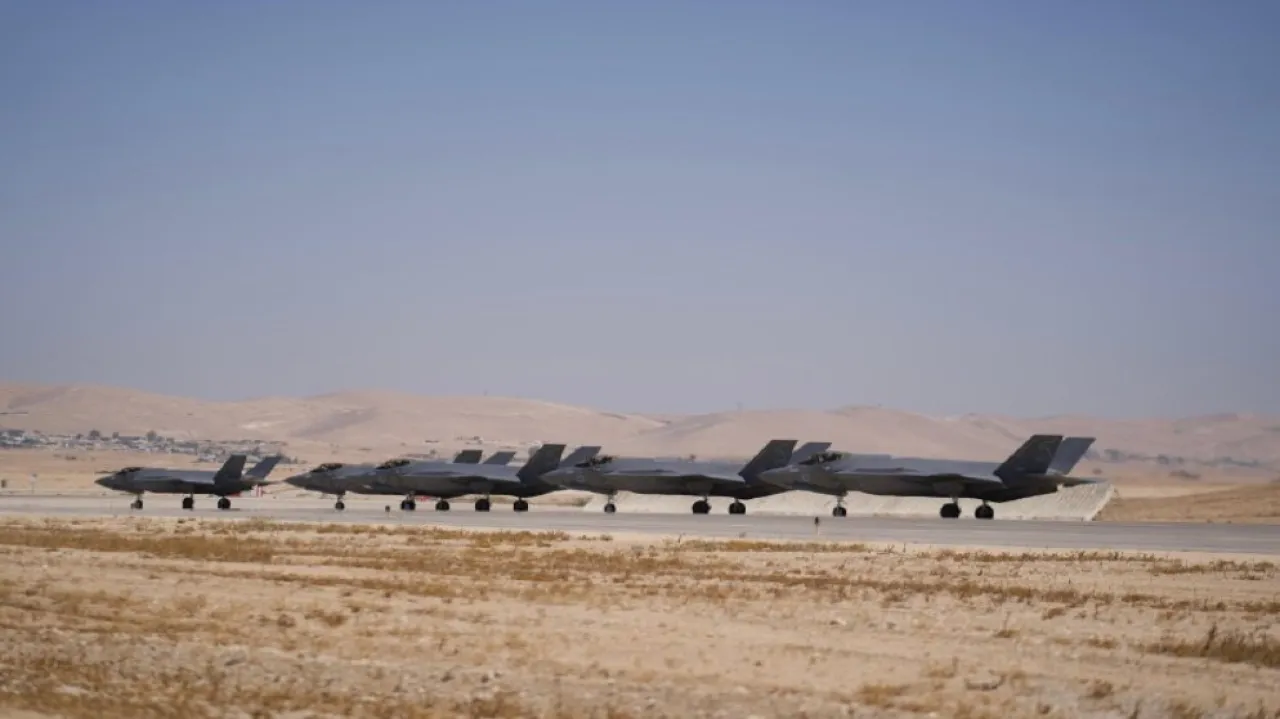 جيش الاحتلال الإسرائيلي يعلن قصف منشأة صواريخ تحت الأرض في غرب إيران