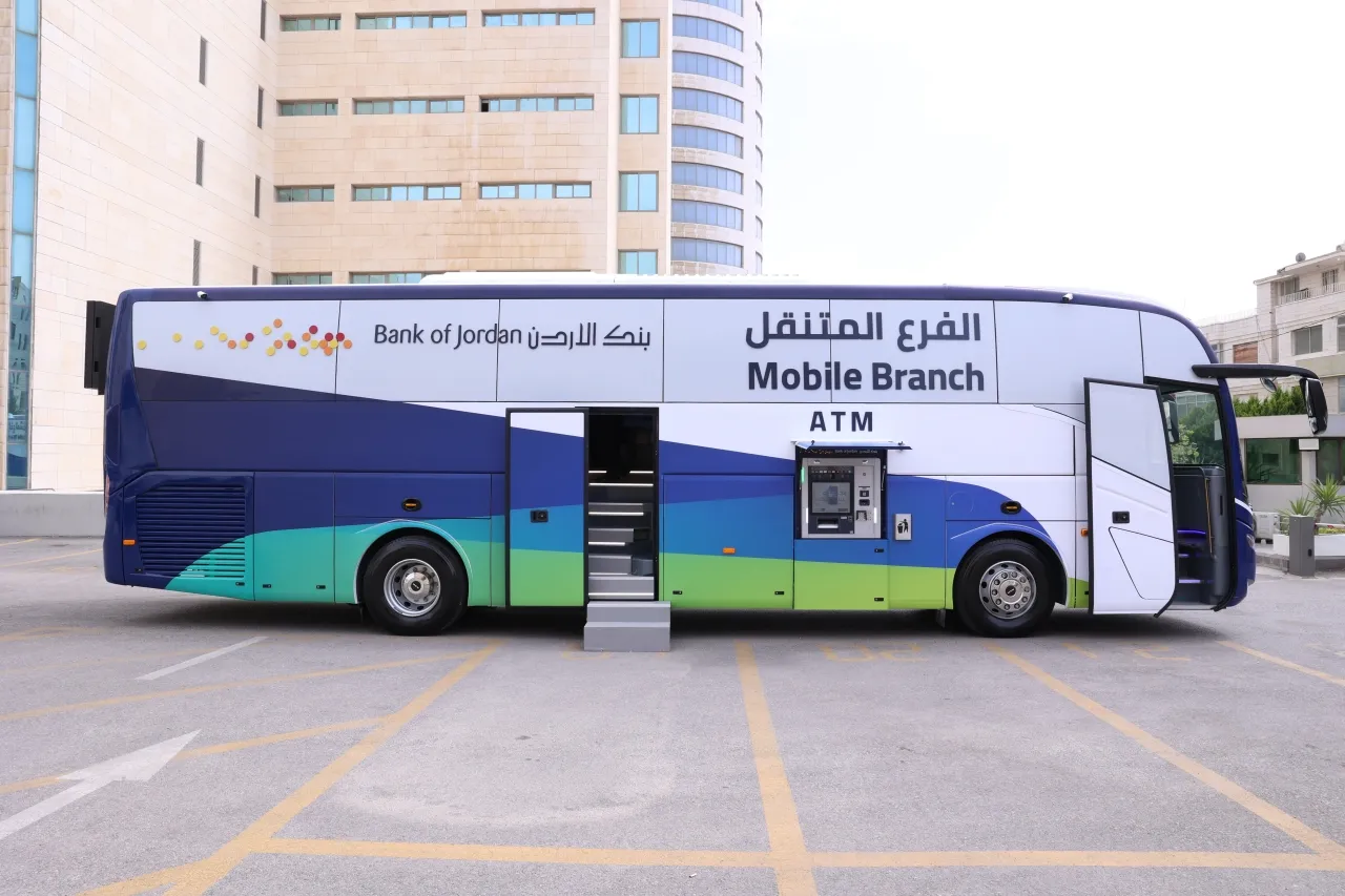 بنك الأردن يعزز شبكة فروعه بإطلاق وافتتاح أول فرع متنقل له