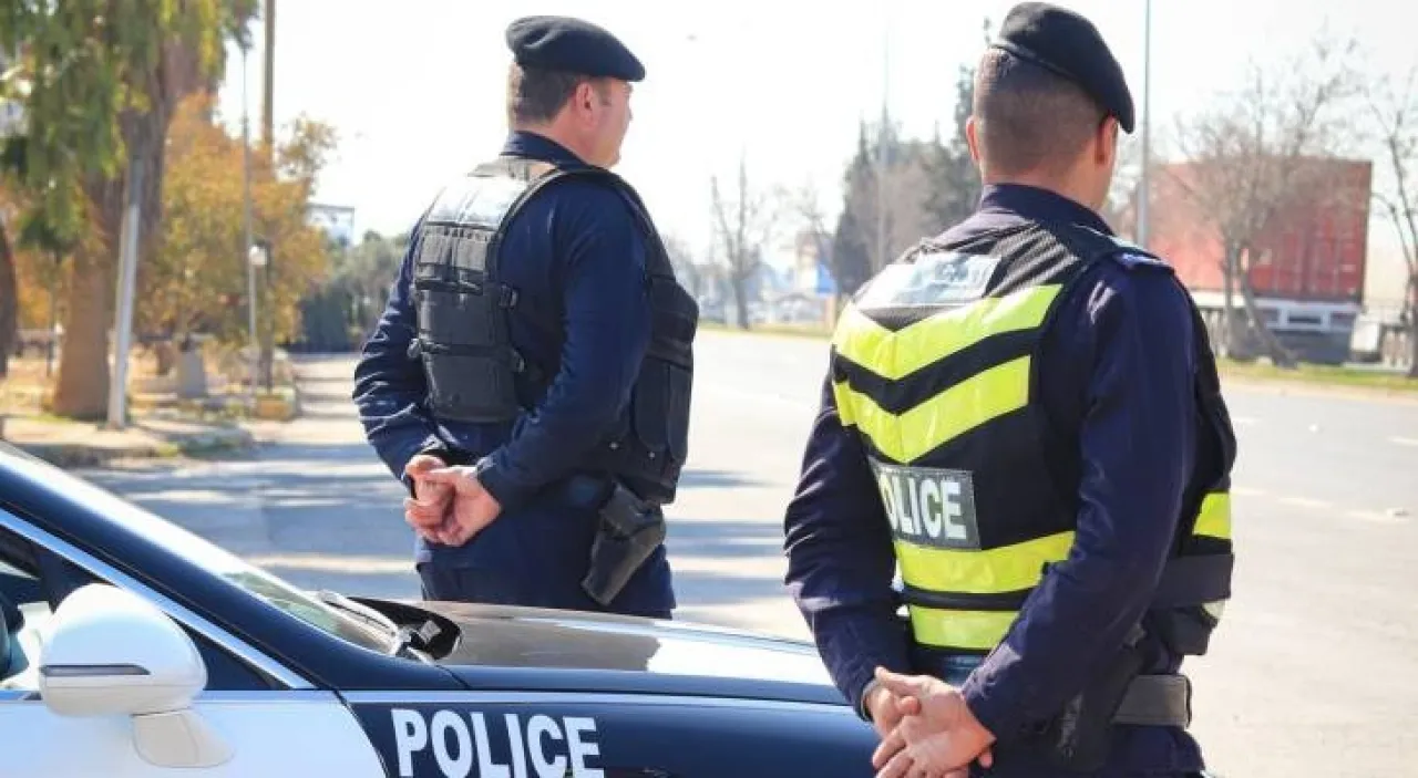 وفاة وإصابات في حادثي سير بالأردن وإعاقة مرورية على طرق رئيسية