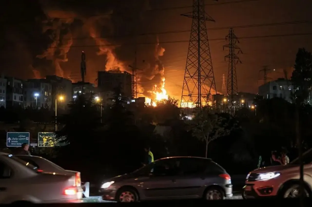 إسرائيل وإيران هل تتحول المواجهة بينهما إلى حرب مفتوحة