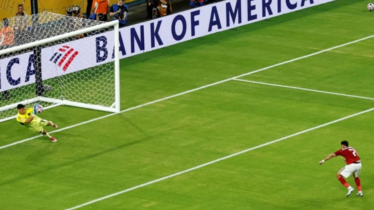 بعد أزمة ضربة الجزاء الأهلي المصري يعاقب تريزيغيه