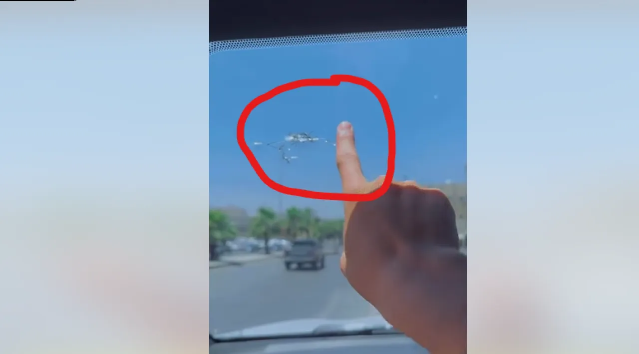 شظية تسقط على مركبة تيكتوكر أردني فيديو