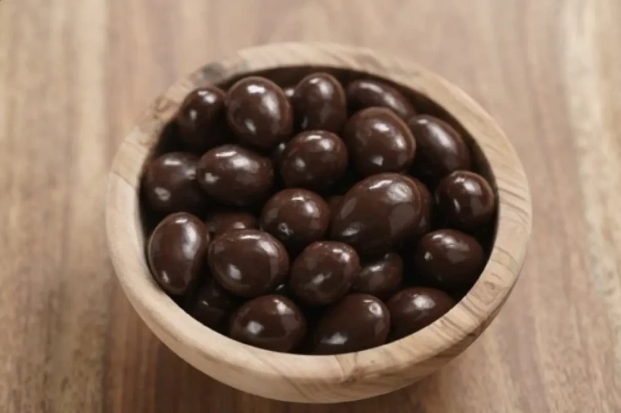 سحب شوكولا داكنة شهيرة من الأسواق العالمية لهذا السبب