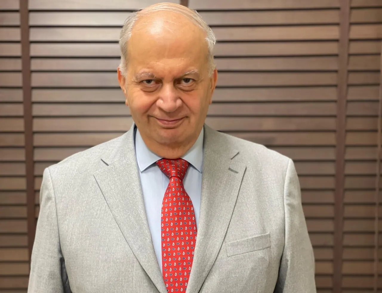 طبيب نفسي اردني ينصح بعدم الاستماع كثيرا للاخبار