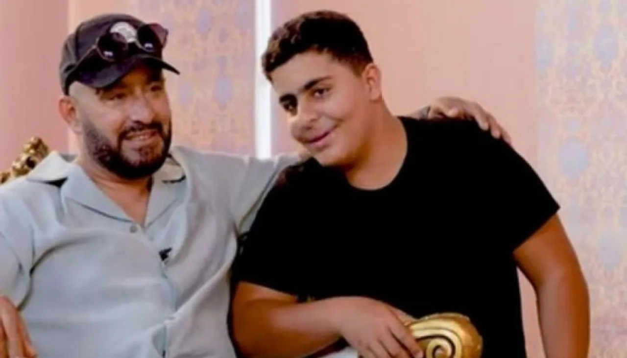 أحمد السقا يعرب عن امتنانه للطبيب المعالج لابنه حمزة