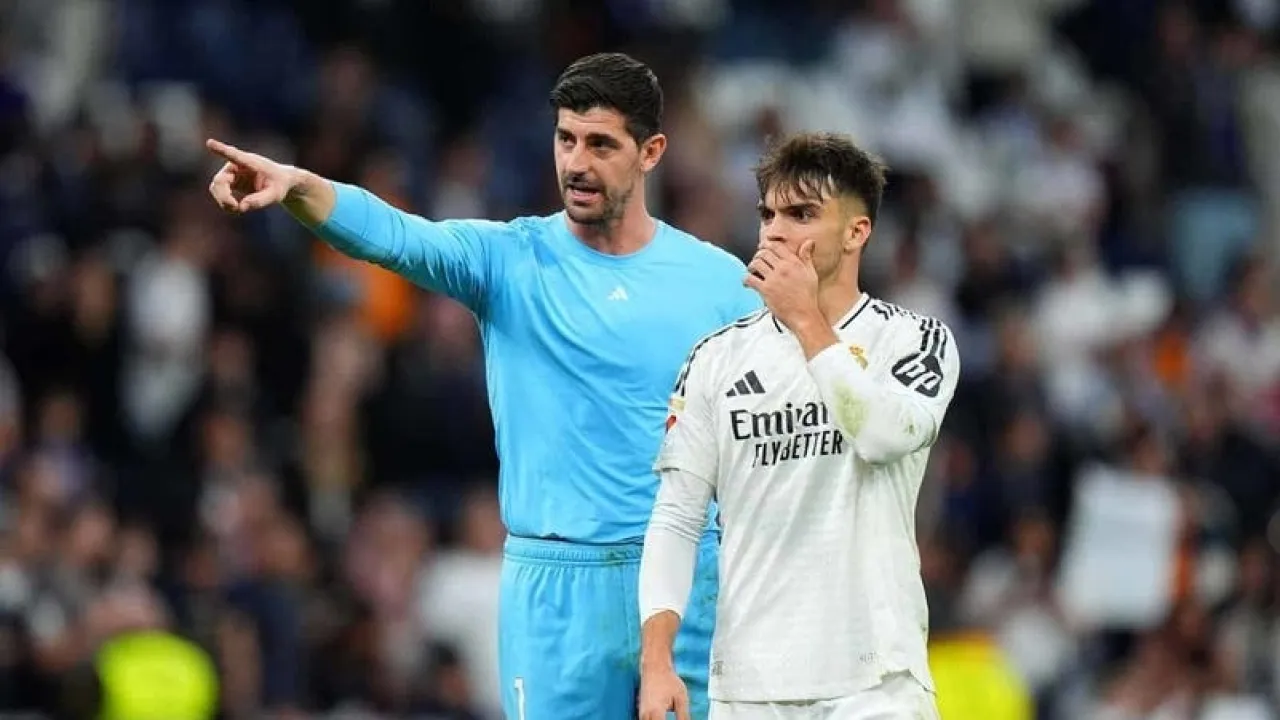 كورتوا يهاجم أسينسيو لا تتعلم من أخطائك وسنفوز بدونك