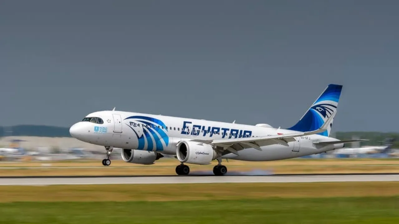 مصر للطيران تعلق رحلاتها الجوية إلى الخليج بعد هجمات إيران