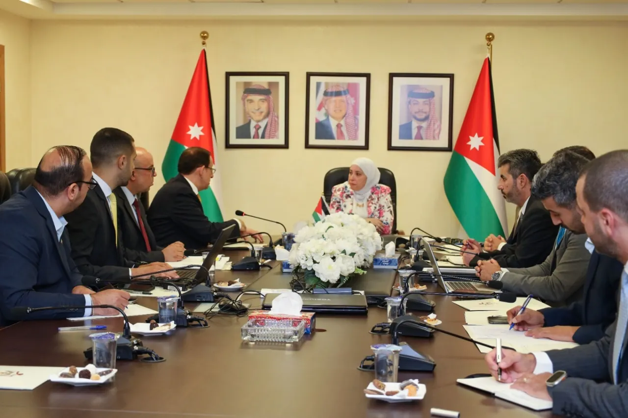 التهتموني تتابع مستجدات مشاريع توسعة وتطوير مطار الملكة علياء