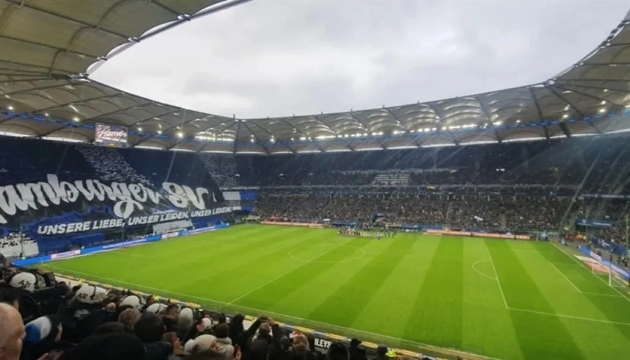 ملياردير ألماني يبيع حصته بنادي هامبورغ