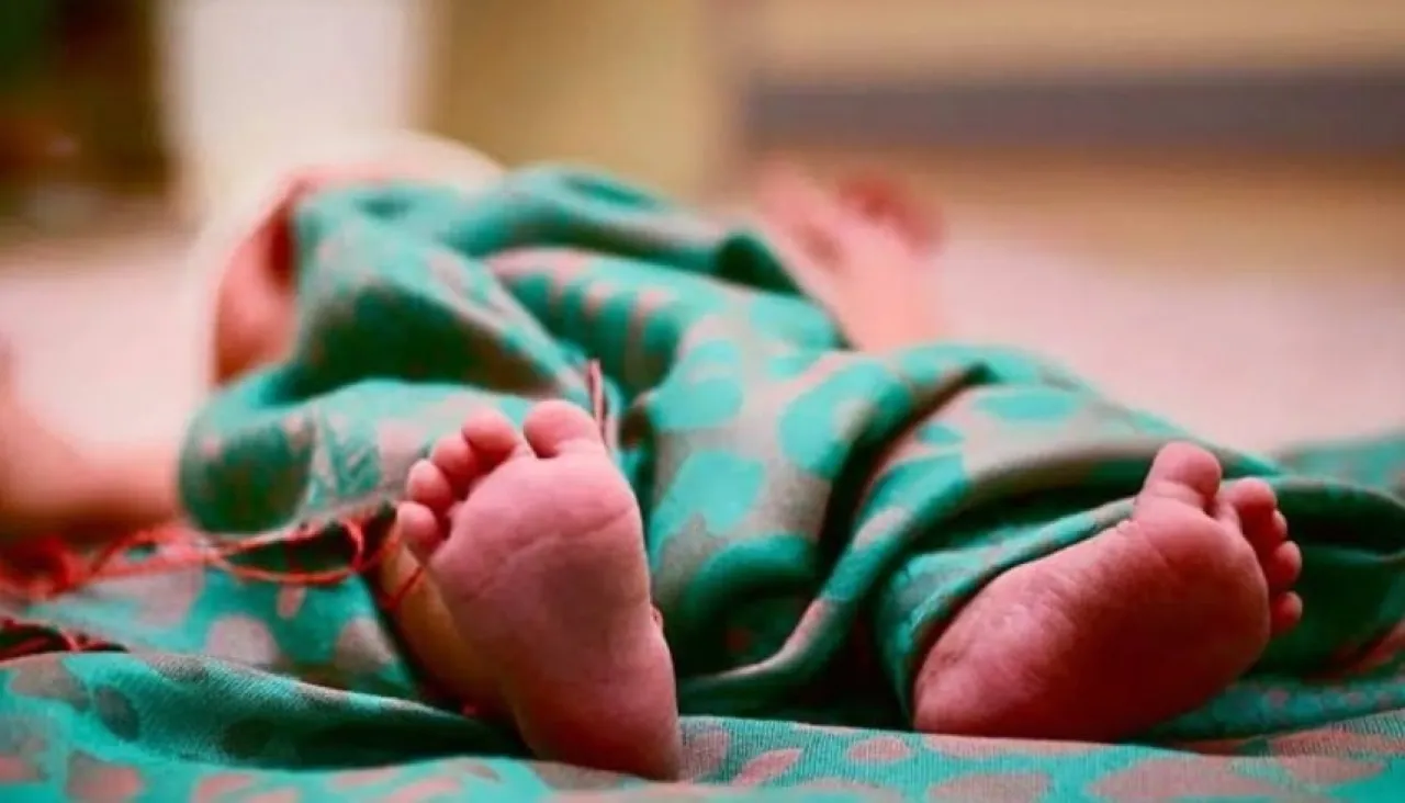 مقطوعة الرأس والأوصال جثة رضيعة داخل القمامة تهزّ إسبانيا