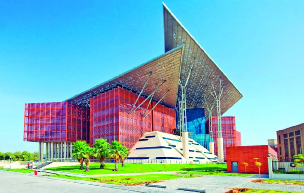 الإمارات المؤبد والإبعاد لعصابة مخدرات يديرها شخص خارج الدولة